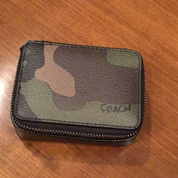 Coach camouflage pill box - Picture 4 of 5
